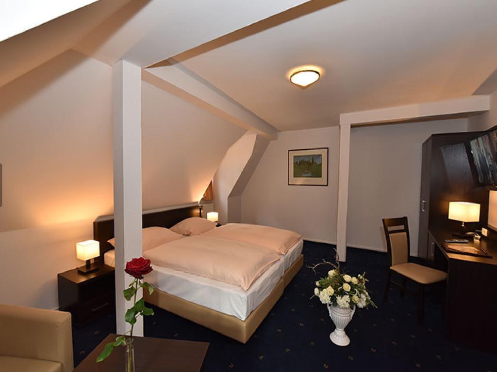 Weinhaus Woehler Hotel Schwerin  Buitenkant foto